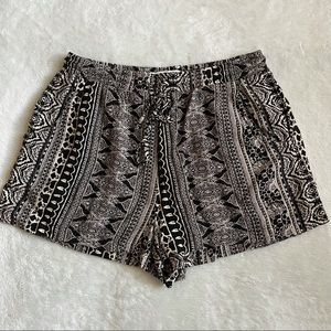 American Eagle | Flowy Print Shorts